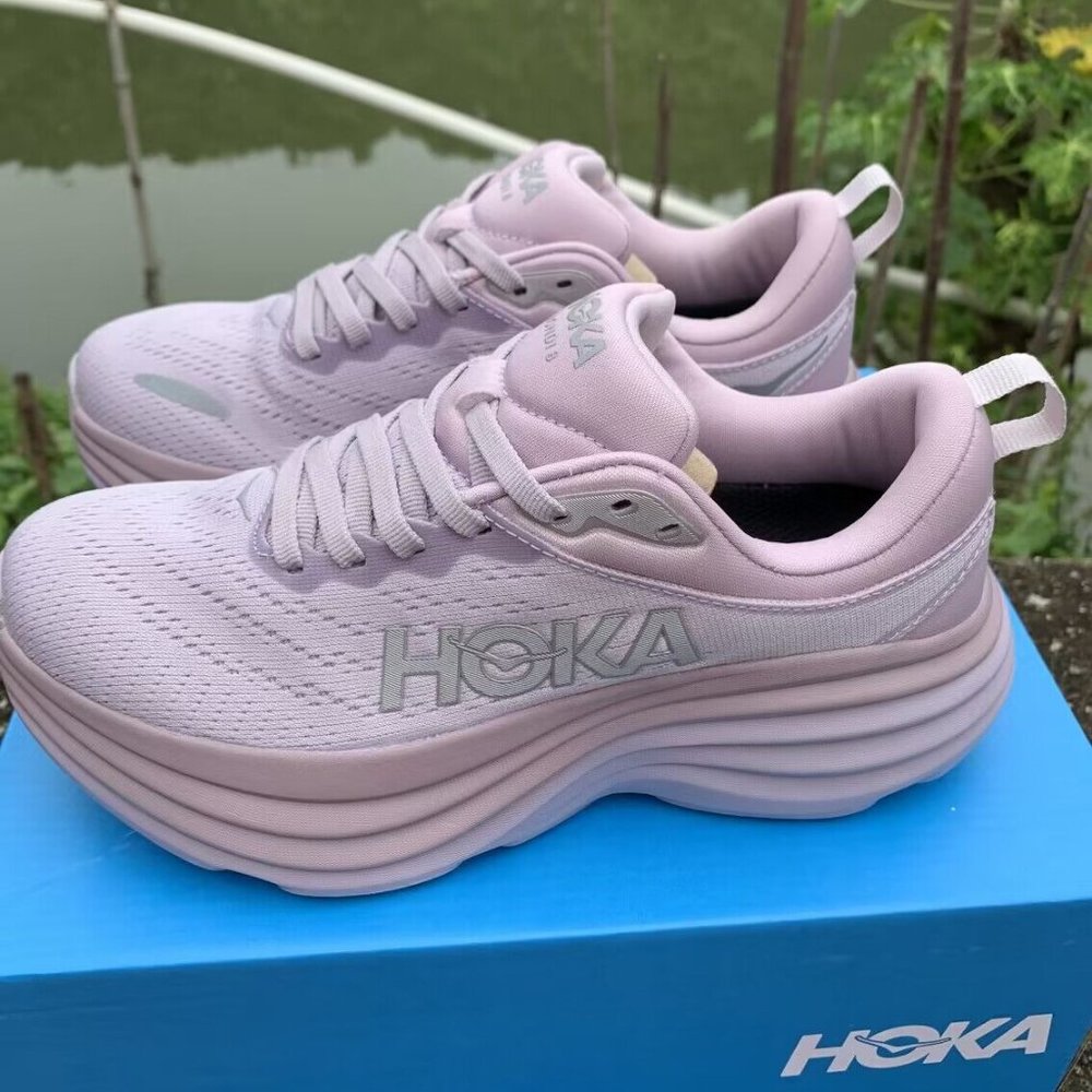 Hoka Women’s Bondi 8 Sneaker in Purple